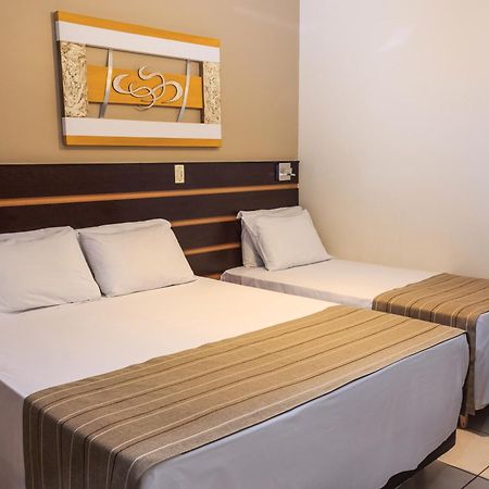 Hotel Ferraz Pouso Alegre Exterior photo