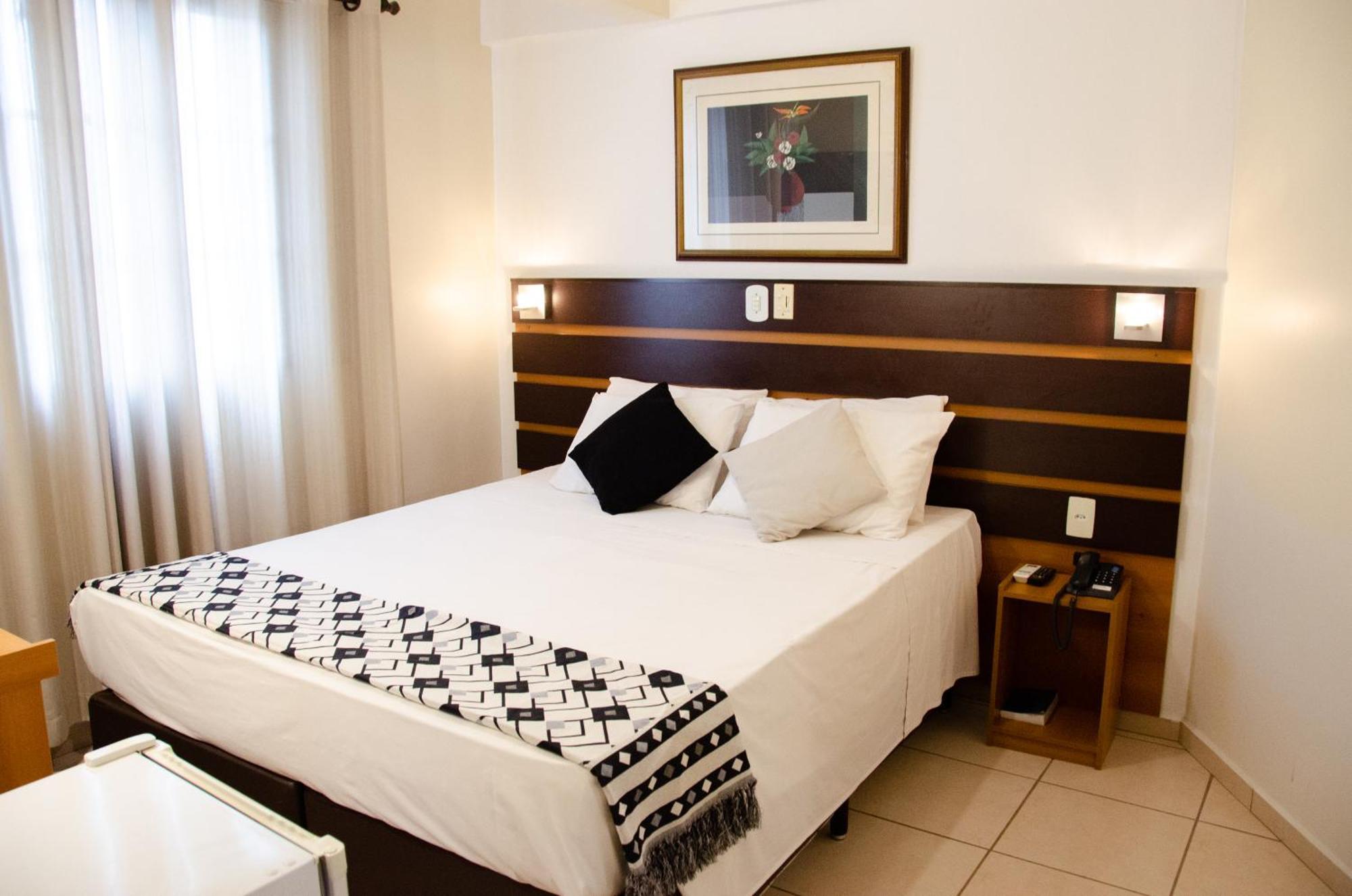 Hotel Ferraz Pouso Alegre Exterior photo